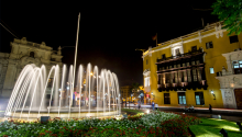 Municipalidad Metropolitana de Lima desde la Plaza Perú.  Autor: Dirección de Sitios de Patrimonio Mundial.
