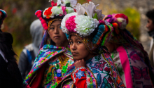 Vestimentas tradicionales con bordados de elementos naturales locales. Autor: Dirección de Paisaje Cultural 