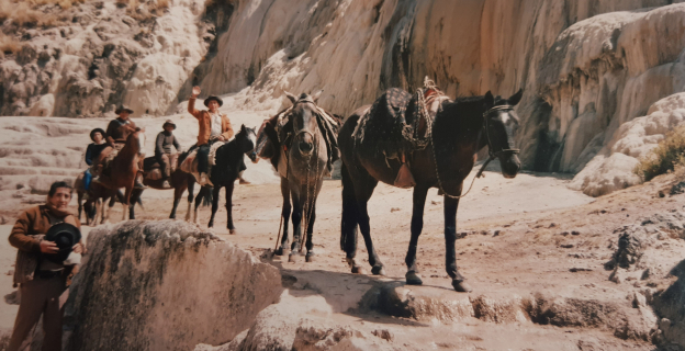 Vista de la comitiva de viaje al nevado Colquipucro en 1992, integrada por comuneros de San Lorenzo de Quinti.