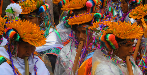 Hombres durante el carnaval cuyocuyeño