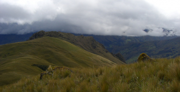 Vista panorámica del páramo andino de Piura, tomada en el Porvenir - Huancabamba.