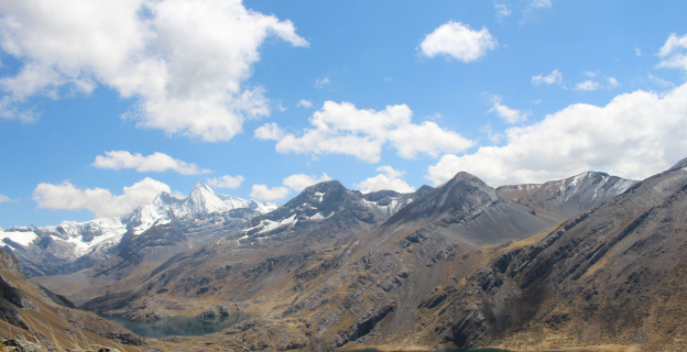 Vista del Apu Pariacaca
