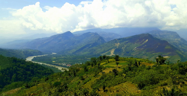 El majestuoso Río Apurímac se abre paso entre Ayacucho y Cusco, uniendo los poblados de las márgenes derecha e izquierda a través de sus aguas (VRAEM) El majestuoso Río Apurímac se abre paso entre Ayacucho y Cusco, uniendo los poblados de las márgenes derecha e izquierda a través de sus aguas (VRAEM)