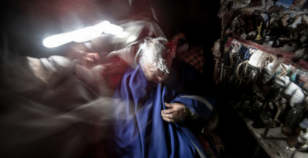 El maestro Juan Manuel es uno de los más respetados en Huancabamba, en esta imagen se encuentra haciendo "conexión"