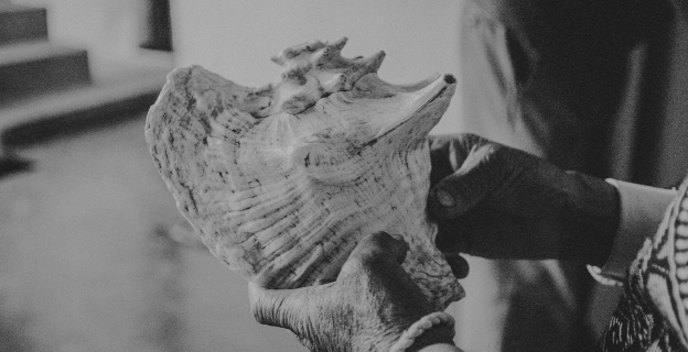 El Churo es un instrumento autóctono elaborado en concha spondylus. Aún es considerado indispensable en las fiestas ancestrales, así como en ceremonias religiosas de las comunidaes campesinas.