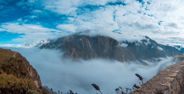 Vista del Cañón del Colca desde el Mirador del Cura, en el distrito de Cabanaconde